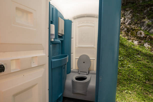 Portable Toilet Options We Offer in Oreana, IL